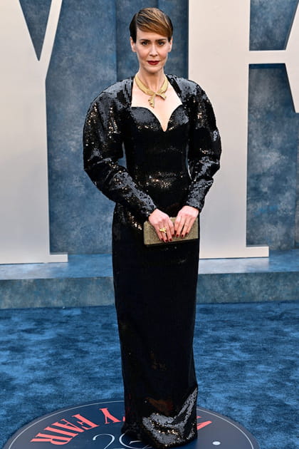 Sarah Paulson en robe noire &agrave; encolure c&oelig;ur Nina Ricci