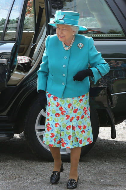 FLOP&nbsp;: Reine Elizabeth en ensemble color&eacute;