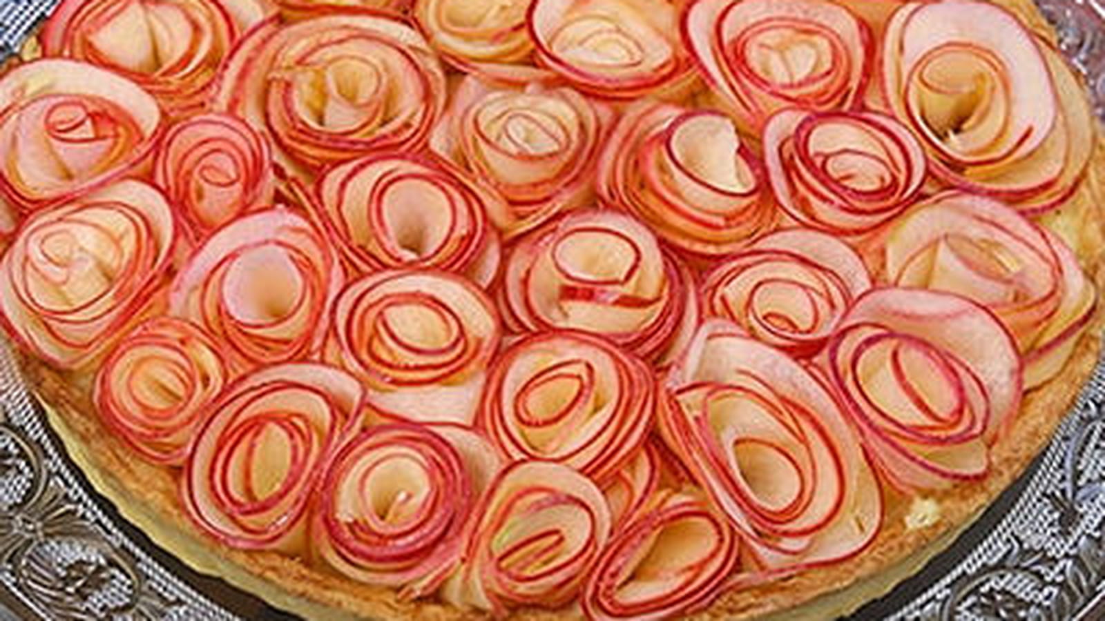 Tarte aux pommes comme un bouquet de roses