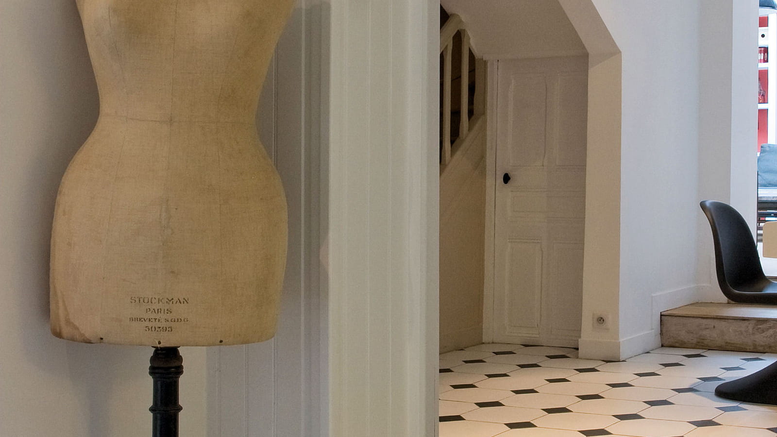 Dans une entrée
