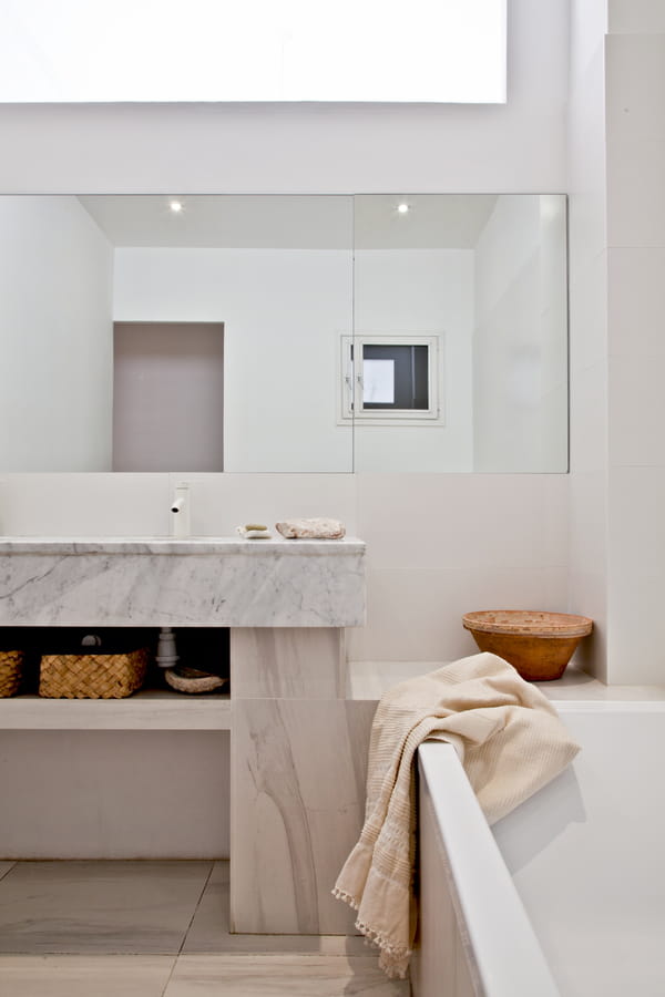 salle-de-bains-marbre-gris-blanc