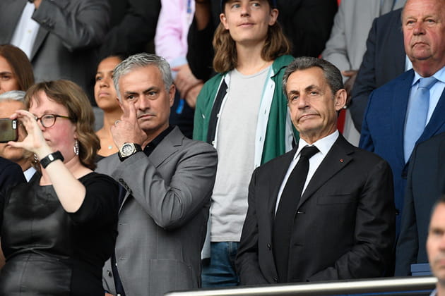 Nicolas Sarkozy fait la t&ecirc;te