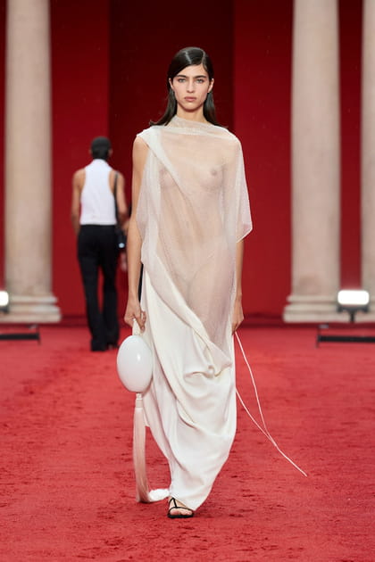 D&eacute;fil&eacute; Ferragamo printemps-&eacute;t&eacute; 2023