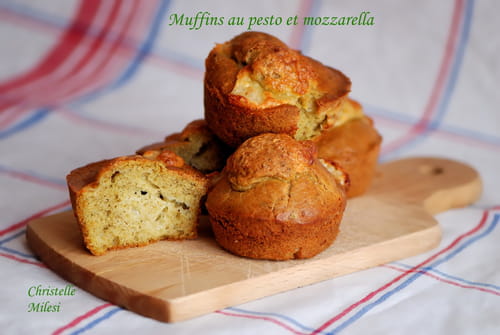 Muffins au pesto et mozzarella