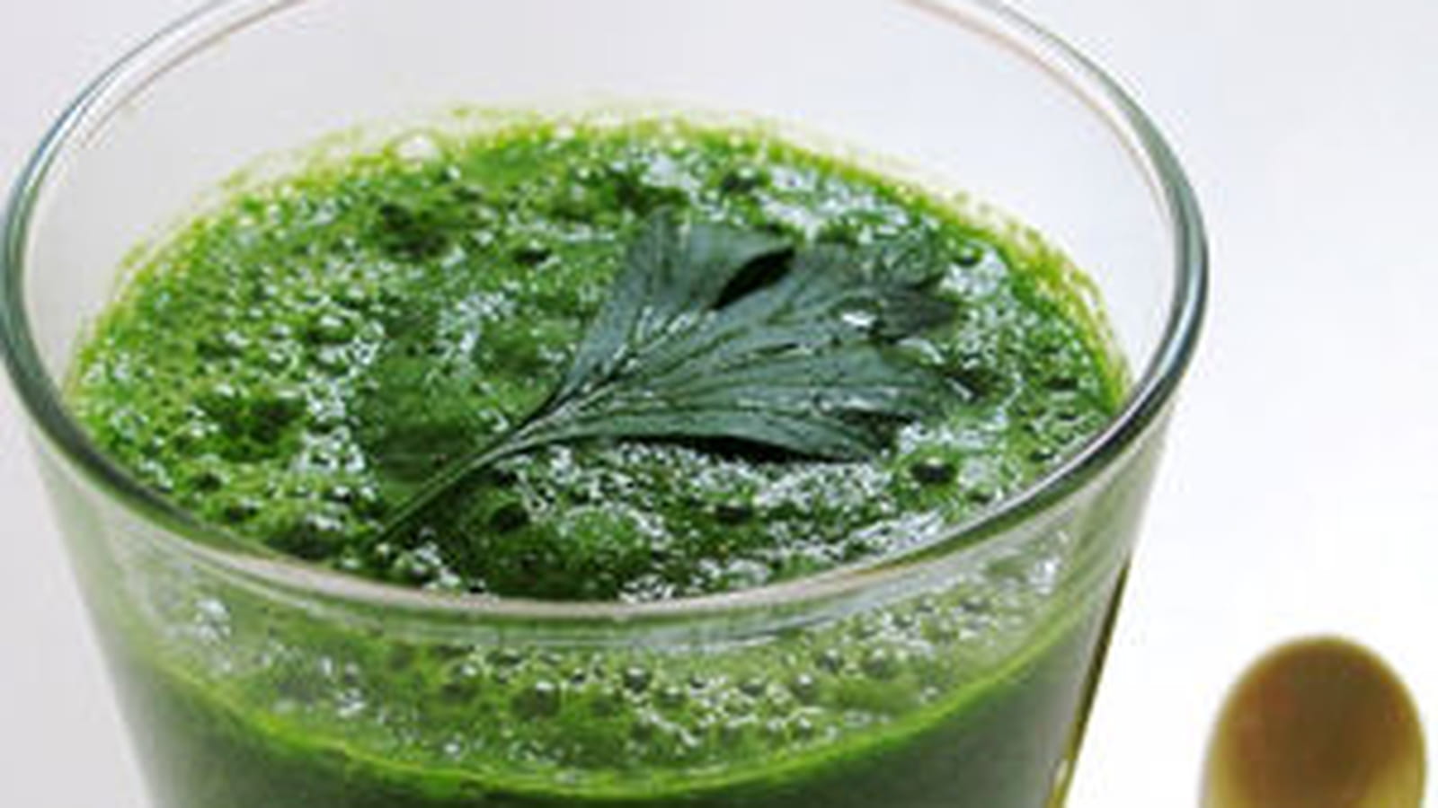 Jus de persil et concombre 