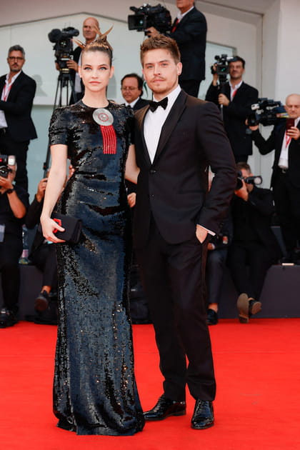 Barbara Palvin et Dylan Sprouse en Armani