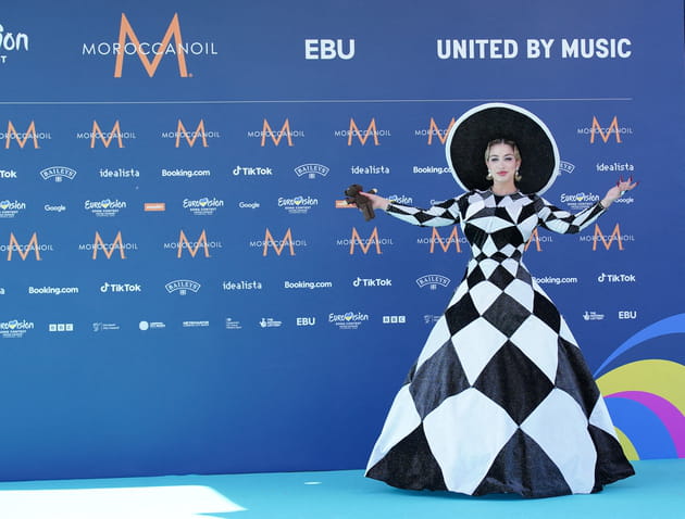 La Zarra ouvre grands ses bras à la victoire à l'Eurovision