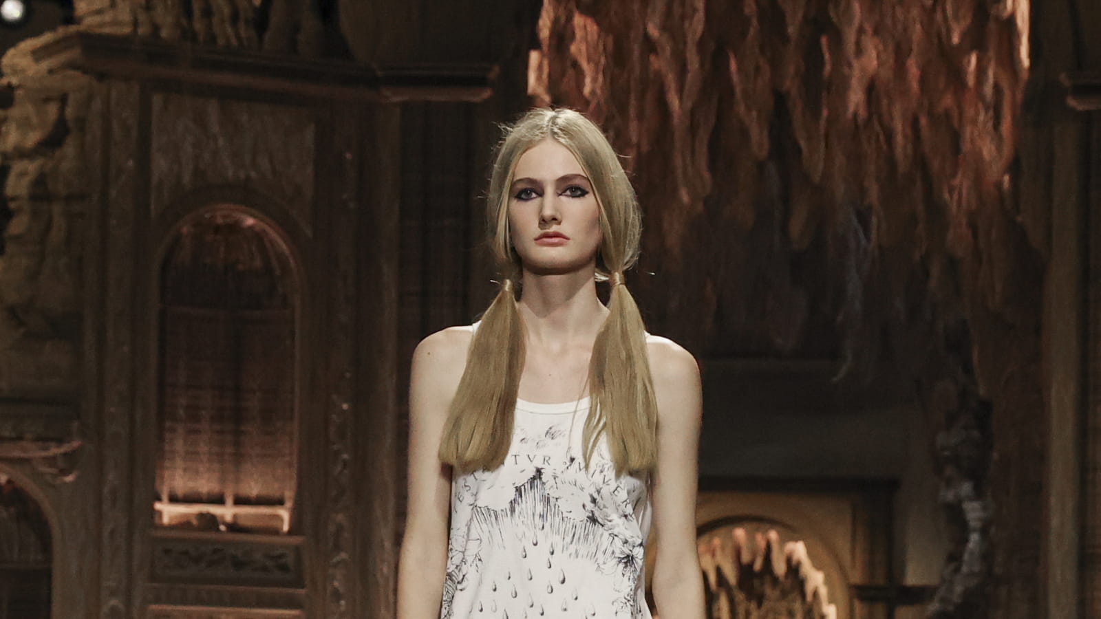 Look 28