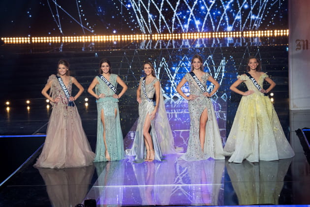 Les 5 finalistes : Miss Normandie, Miss Côte d'Azur, Miss Bourgogne, Miss Provence et Miss Alsace