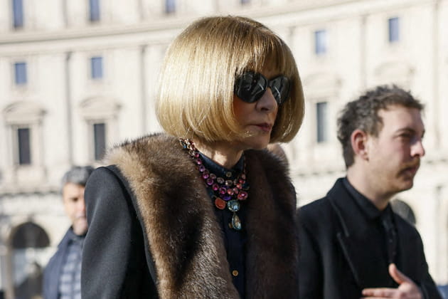 Anna Wintour, la mine ferm&eacute;e, aux obs&egrave;ques de Valentino