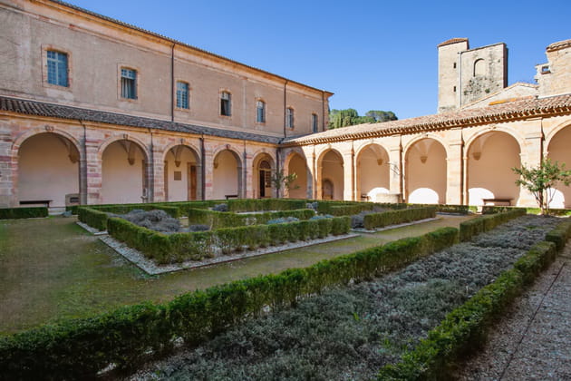 Le clo&icirc;tre de&nbsp;l'Abbaye Sainte-Marie de Lagrasse