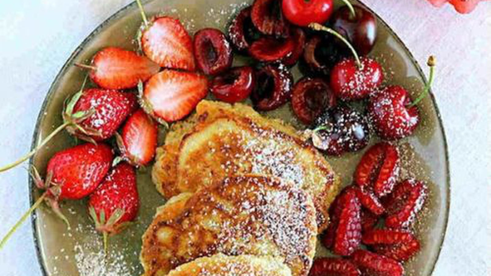 Beignets au fromage frais et fruits frais