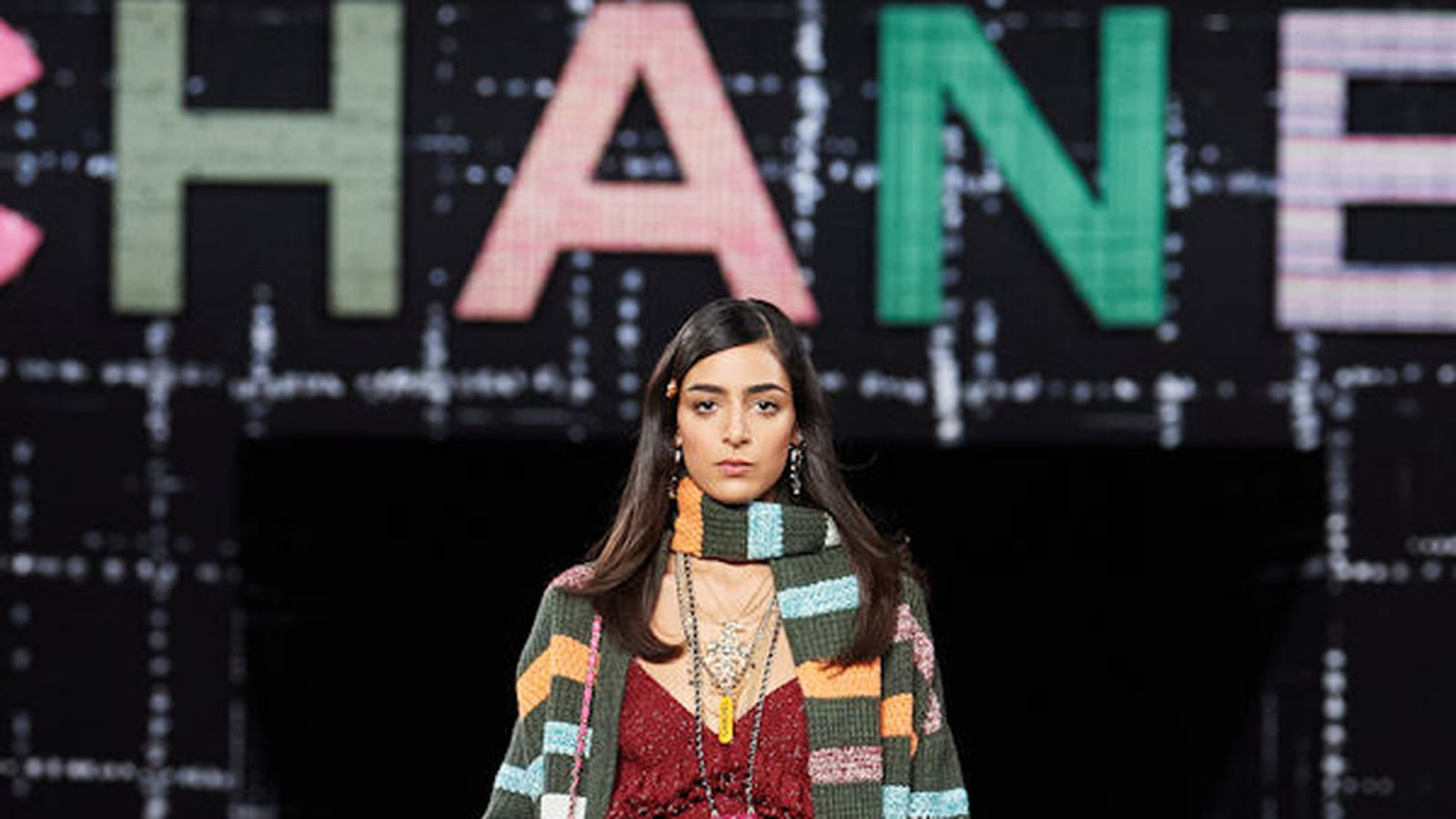 Look 10