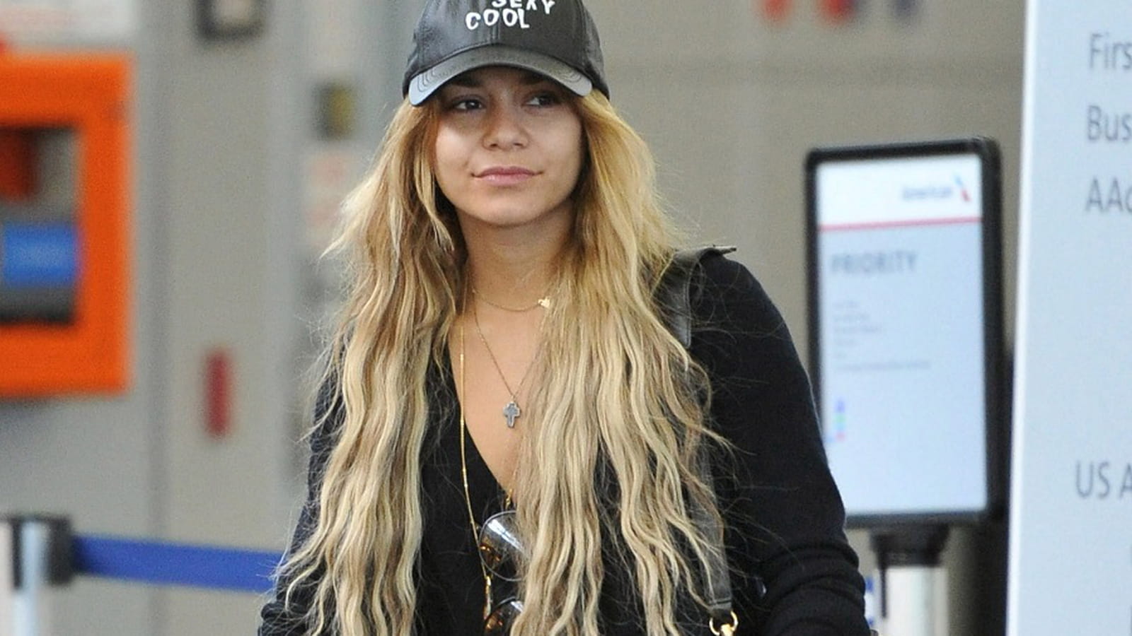 Vanessa Hudgens, blonde