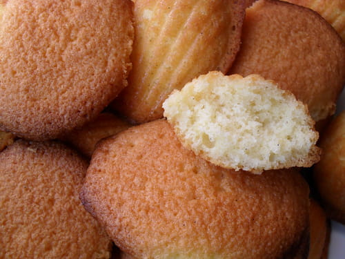 Madeleines au beurre moelleuses : la recette facile