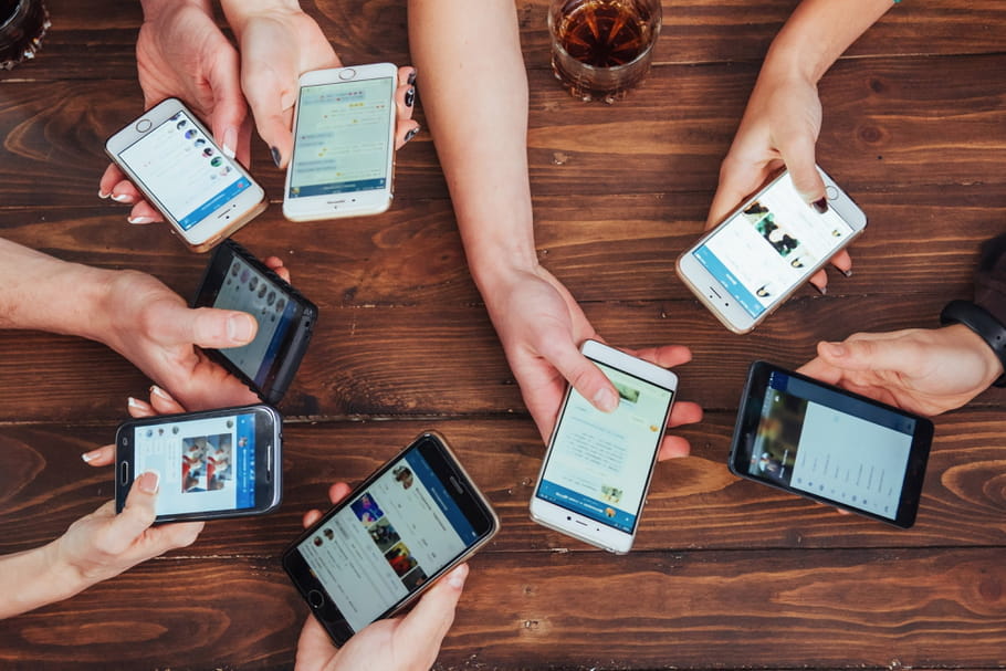 Téléphones portables : la liste des modèles qui émettent trop d'ondes