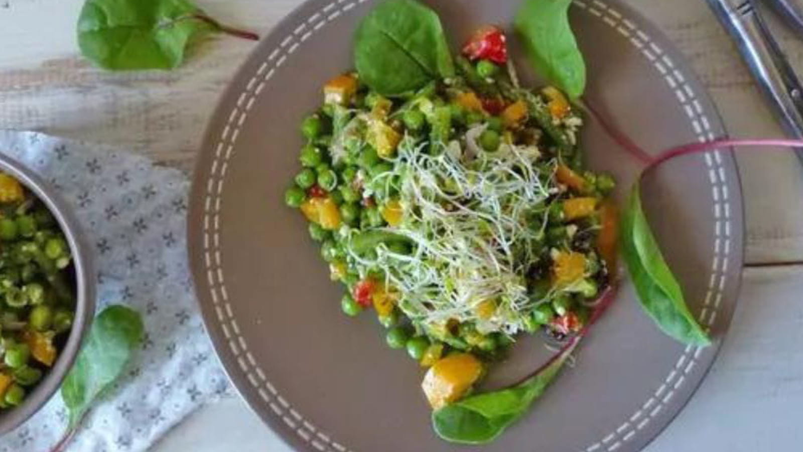 Salade de printemps aux petits pois et haricots verts