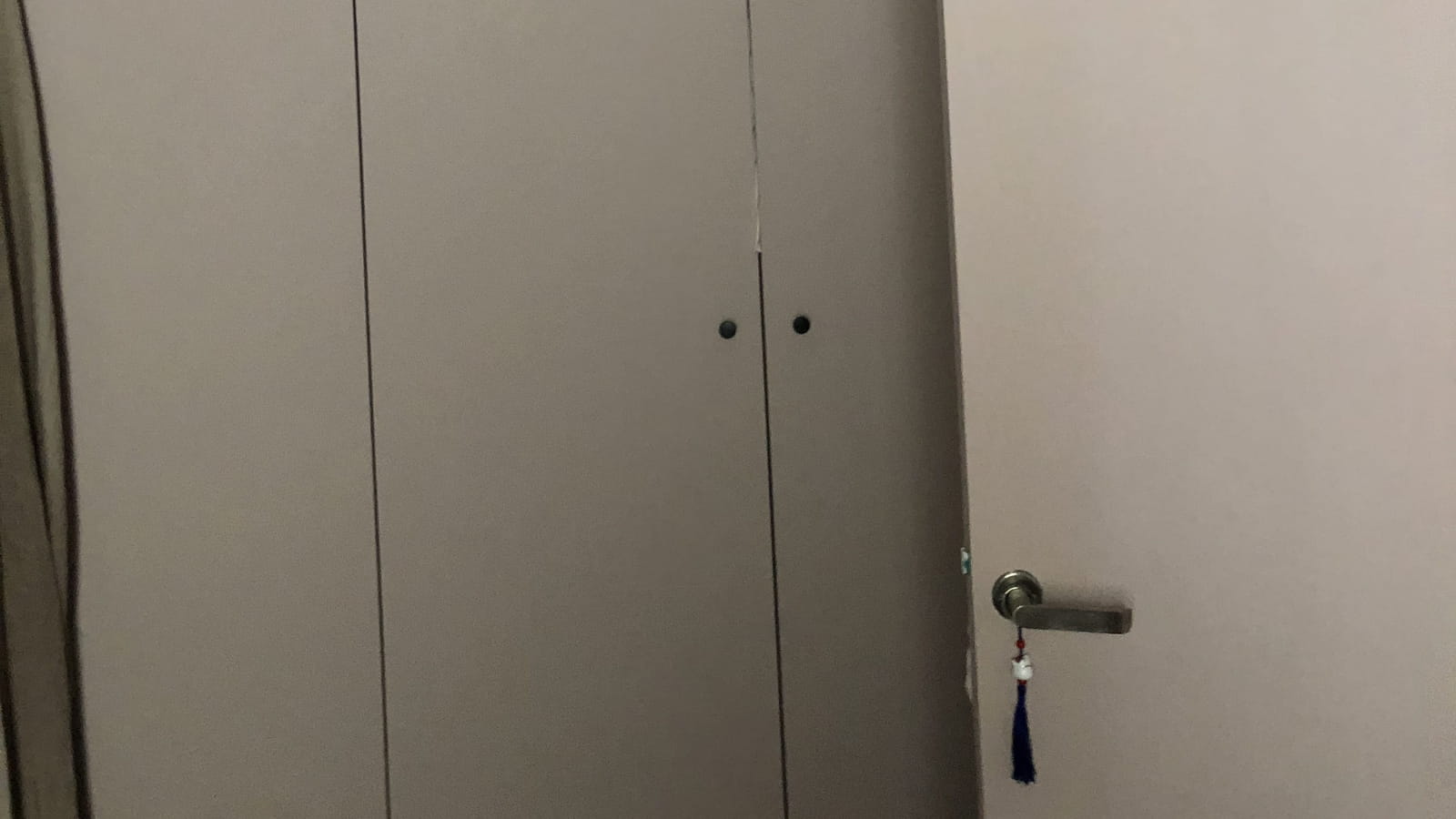 Armoire avant