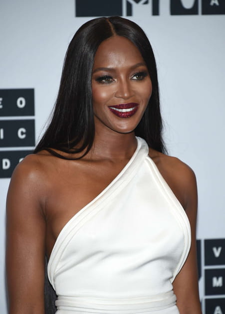 La bouche scintillante de Naomi Campbell