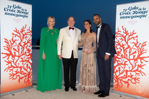 Le Prince Albert II et Tony Parker, entourés de leurs épouse
