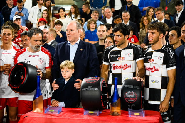Albert et Jacques de Monaco, à un match de charité le 24 mai
