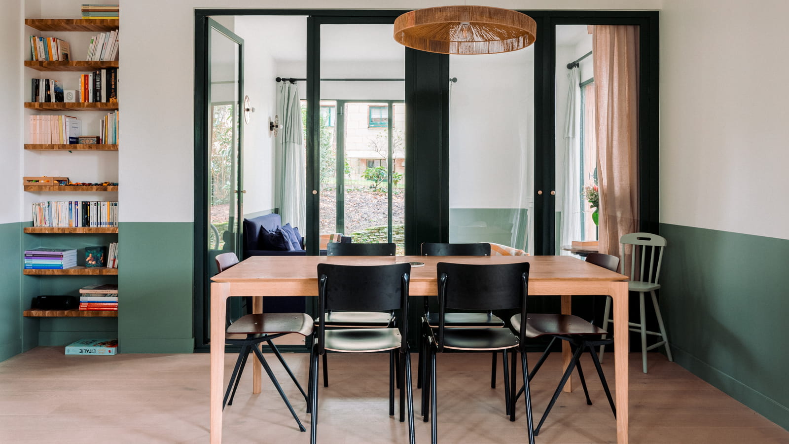 Salle à manger après