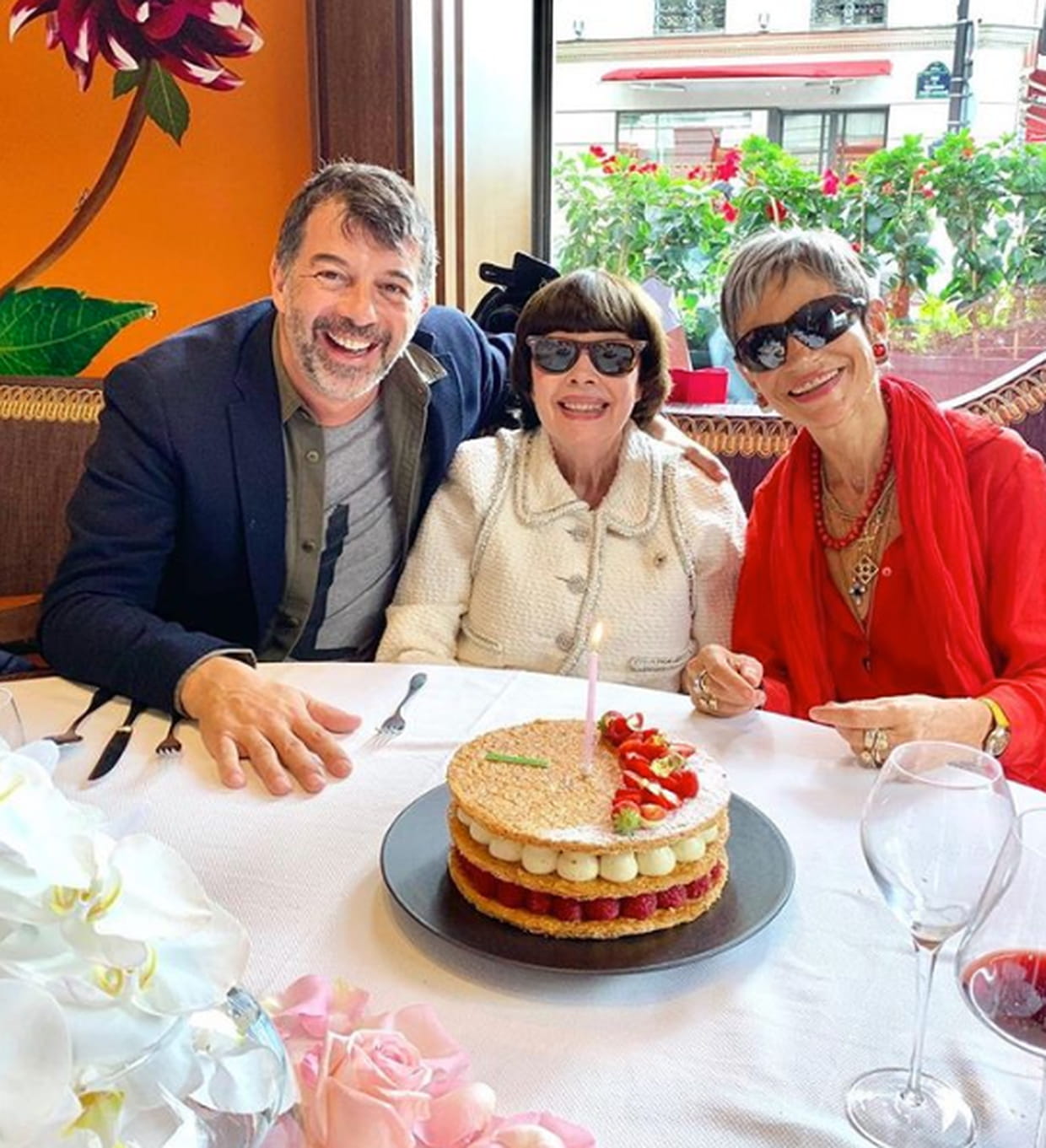 Stephane Plaza Mireille Mathieu Et Isabelle Morini Bosc Se Retrouvent