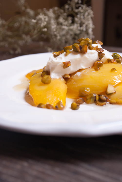 Mangue rôtie, ricotta et pistaches