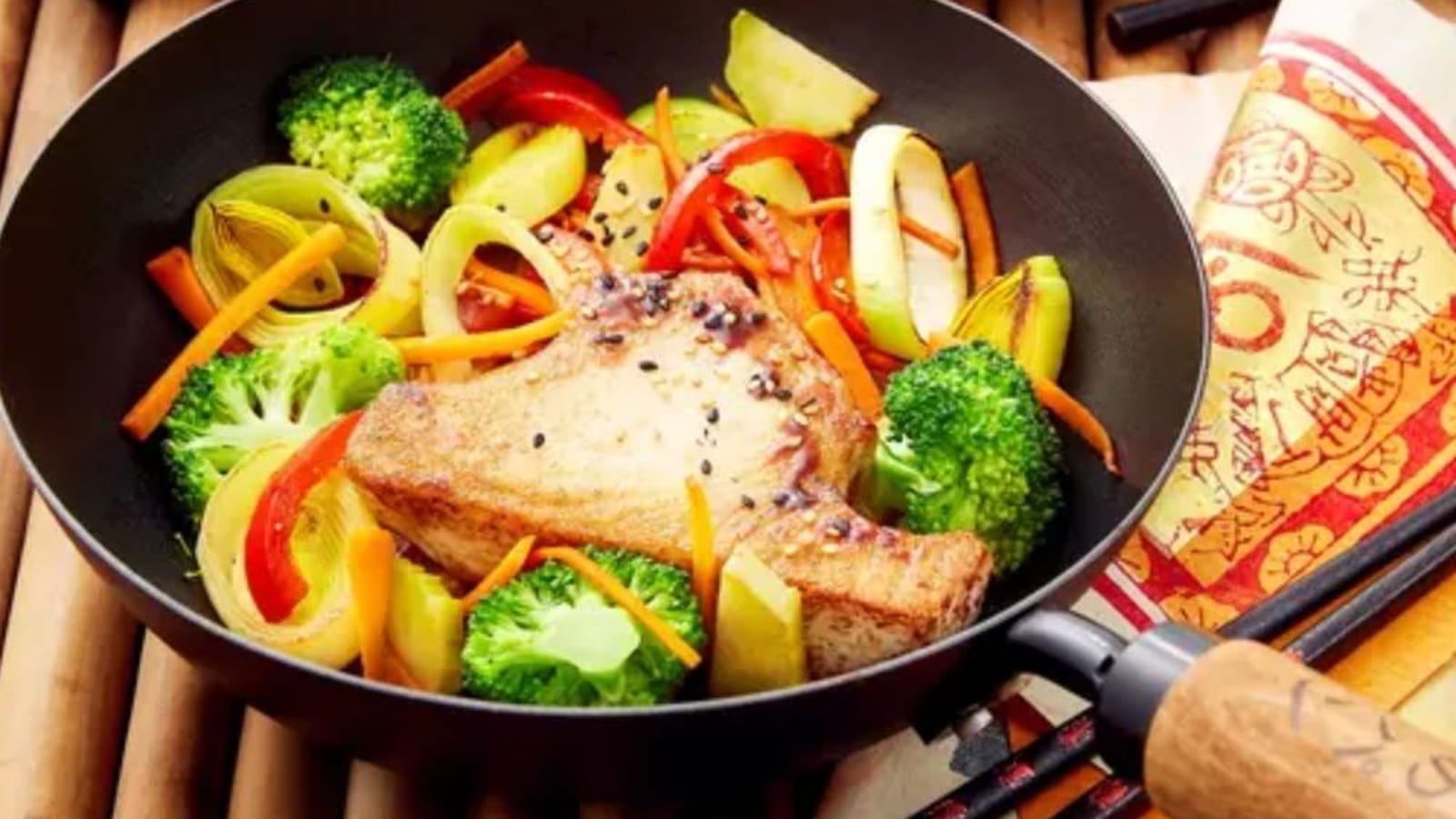 Steaks de thon et wok de légumes