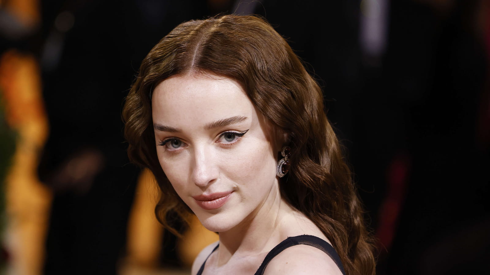 Phoebe Dynevor 