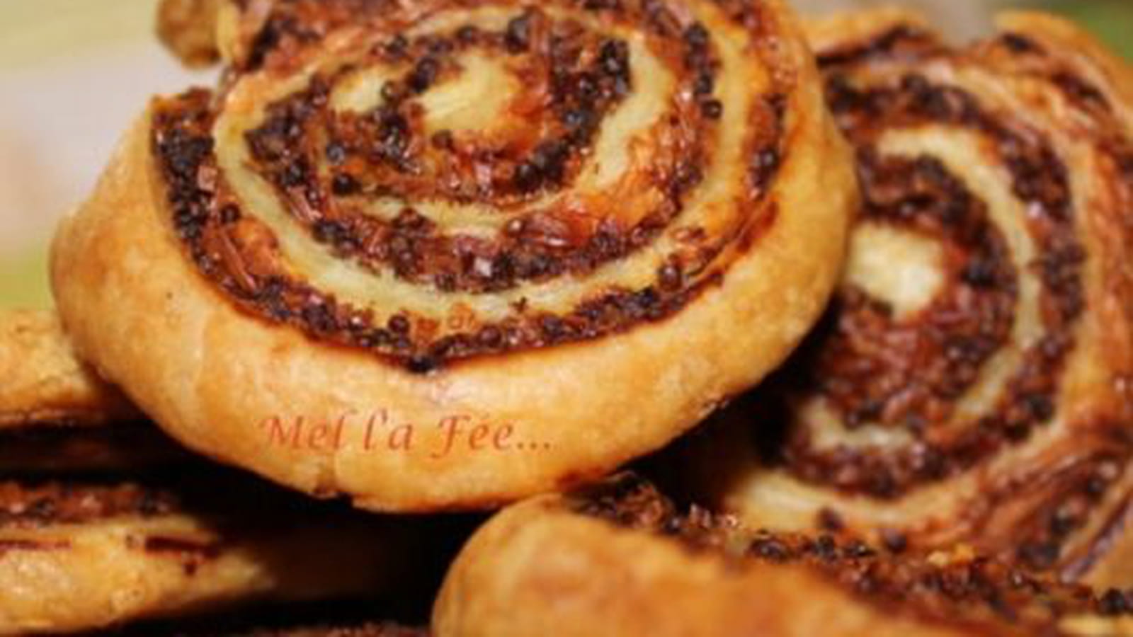 Roulés feuilletés à la moutarde ancienne