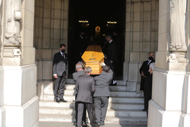 Le cercueil d'Yves Rénier