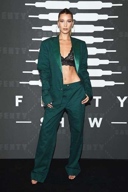 Bella Hadid au d&eacute;fil&eacute; Savage x Fenty