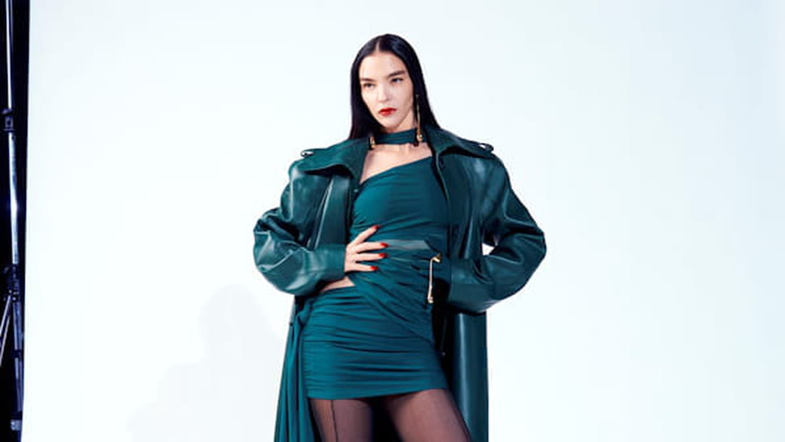 Trench en cuir et robe asymétrique Mugler H&M