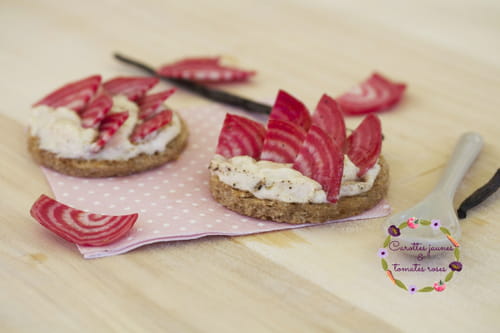 Tartines Saint-Jacques, betterave Chioggia et huile de vanille