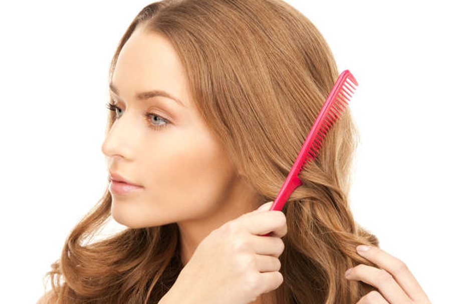 Des perturbateurs endocriniens dans les cheveux !