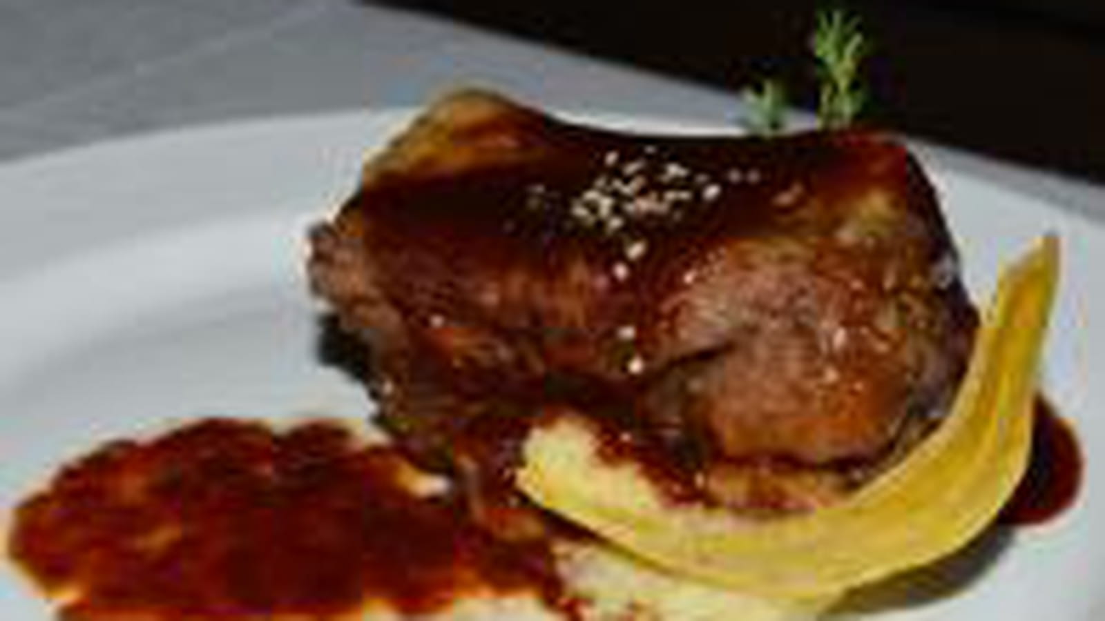 Travers de boeuf, sauce barbecue