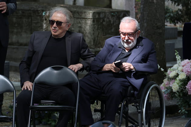 Michel Drucker, soutenu par Dominique Farrugia aux obs&egrave;ques de Fran&ccedil;oise Coquet