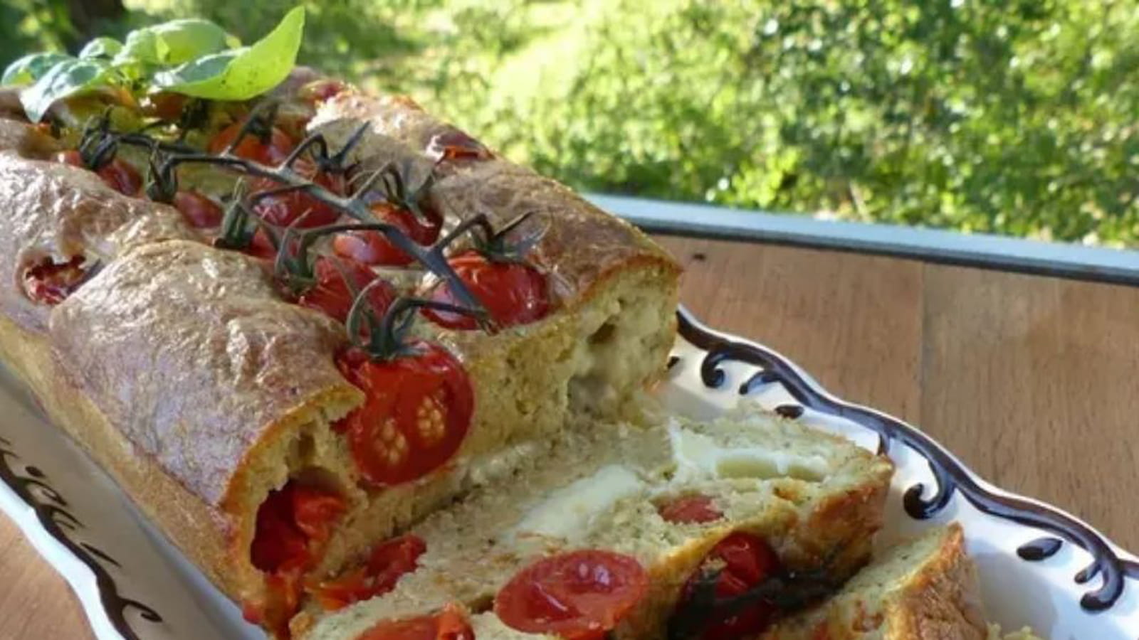 Cake caprese (tomate, mozzarella et pesto)