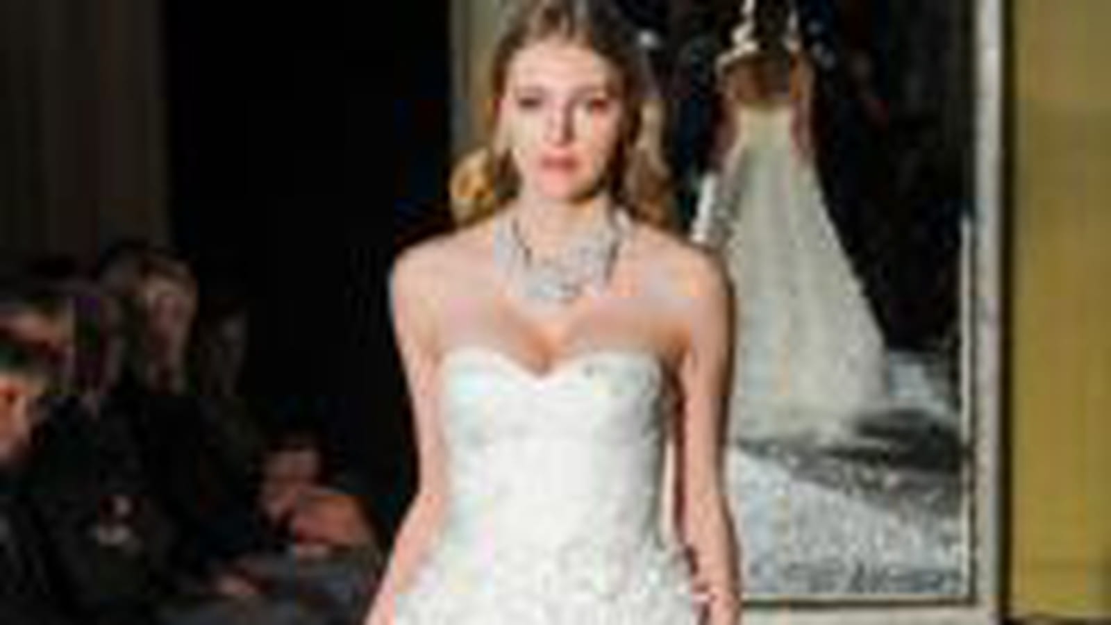 La robe papillon Oleg Cassini