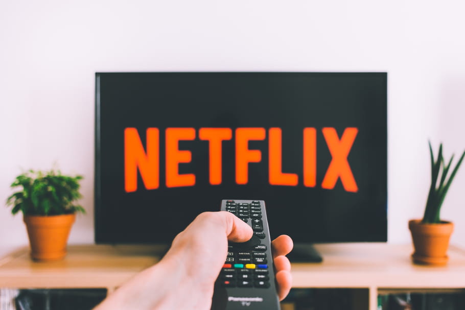 Zoom sur les meilleures émissions déco de Netflix à regarder chez vous