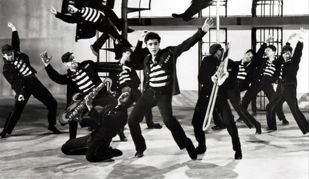 Son déhanché magique enflamme le tournage de "Jailhouse Rock" en 1957