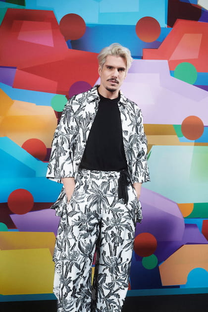 Fran&ccedil;ois Civil en ensemble Louis Vuitton