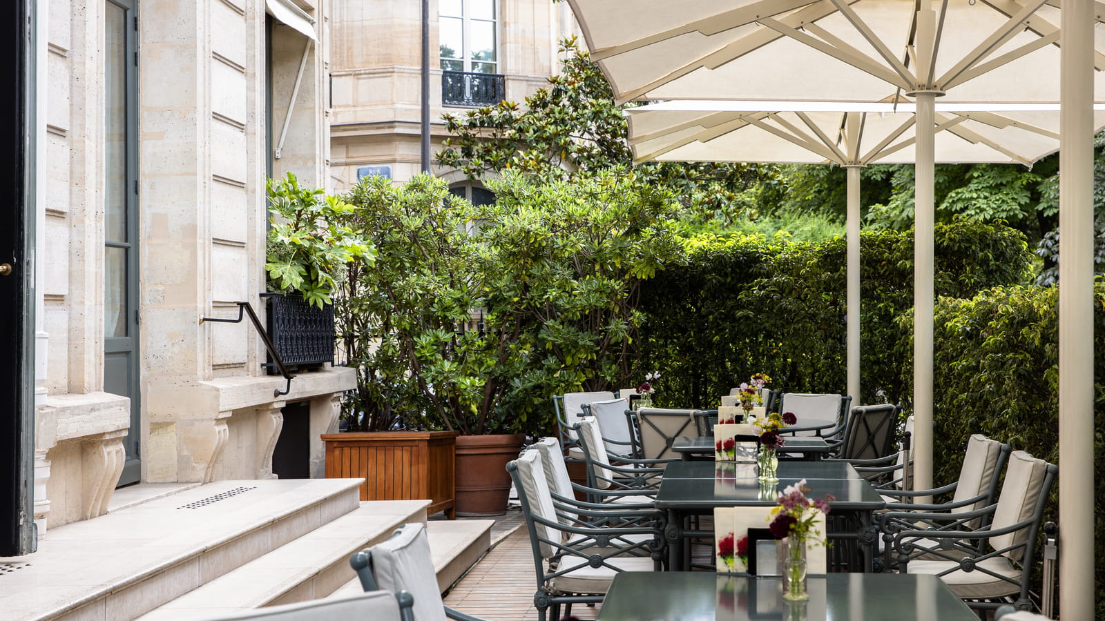 Terrasse 42 à La Réserve Paris