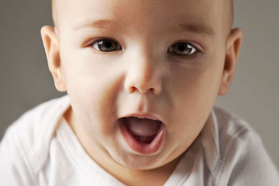 A quel âge bébé parle-t-il ?