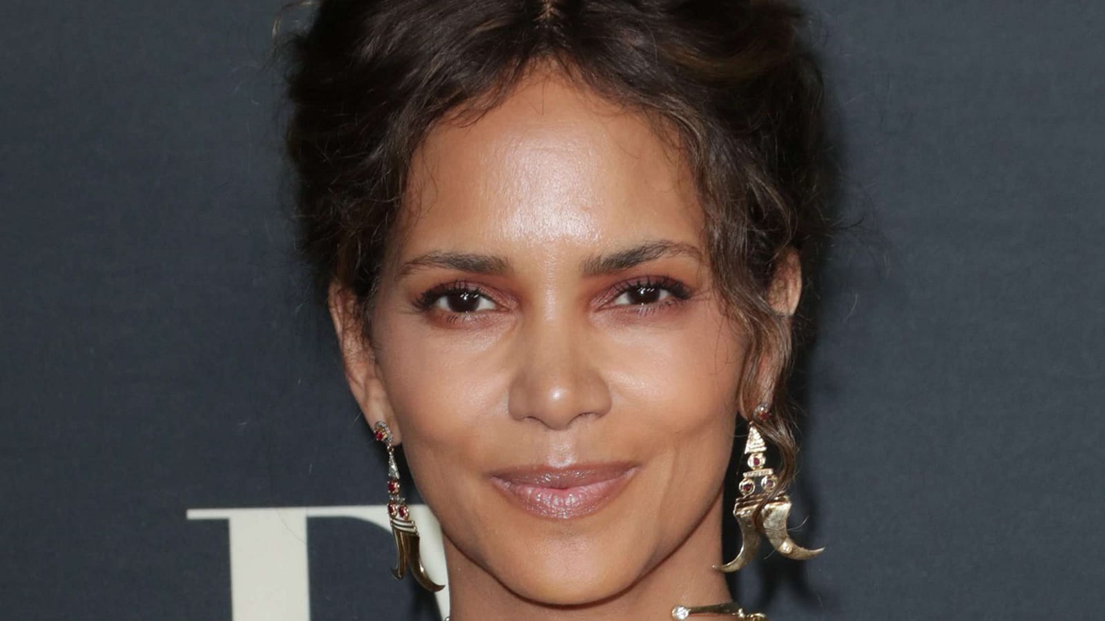 Halle Berry sans frange