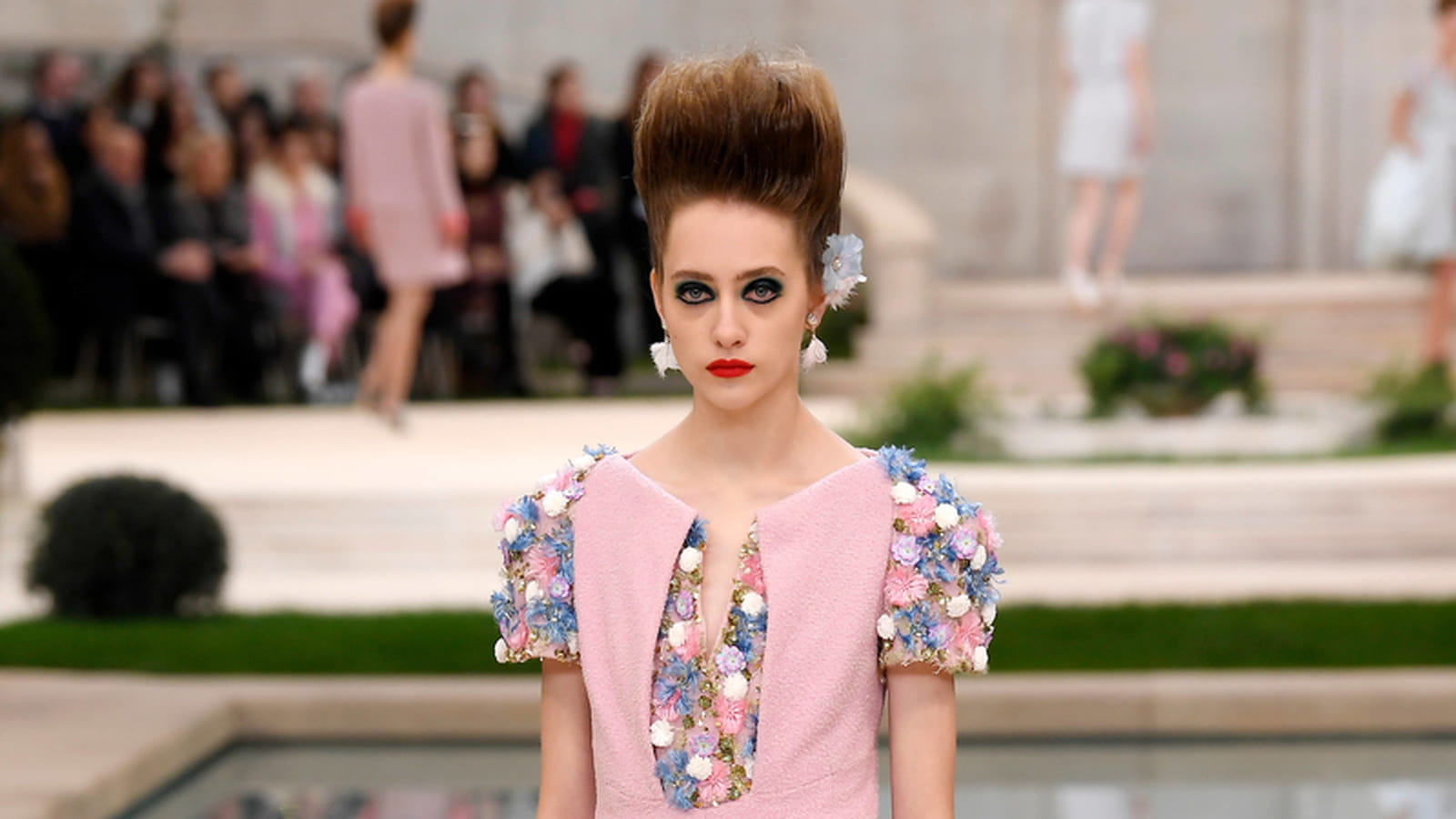 Look 17
