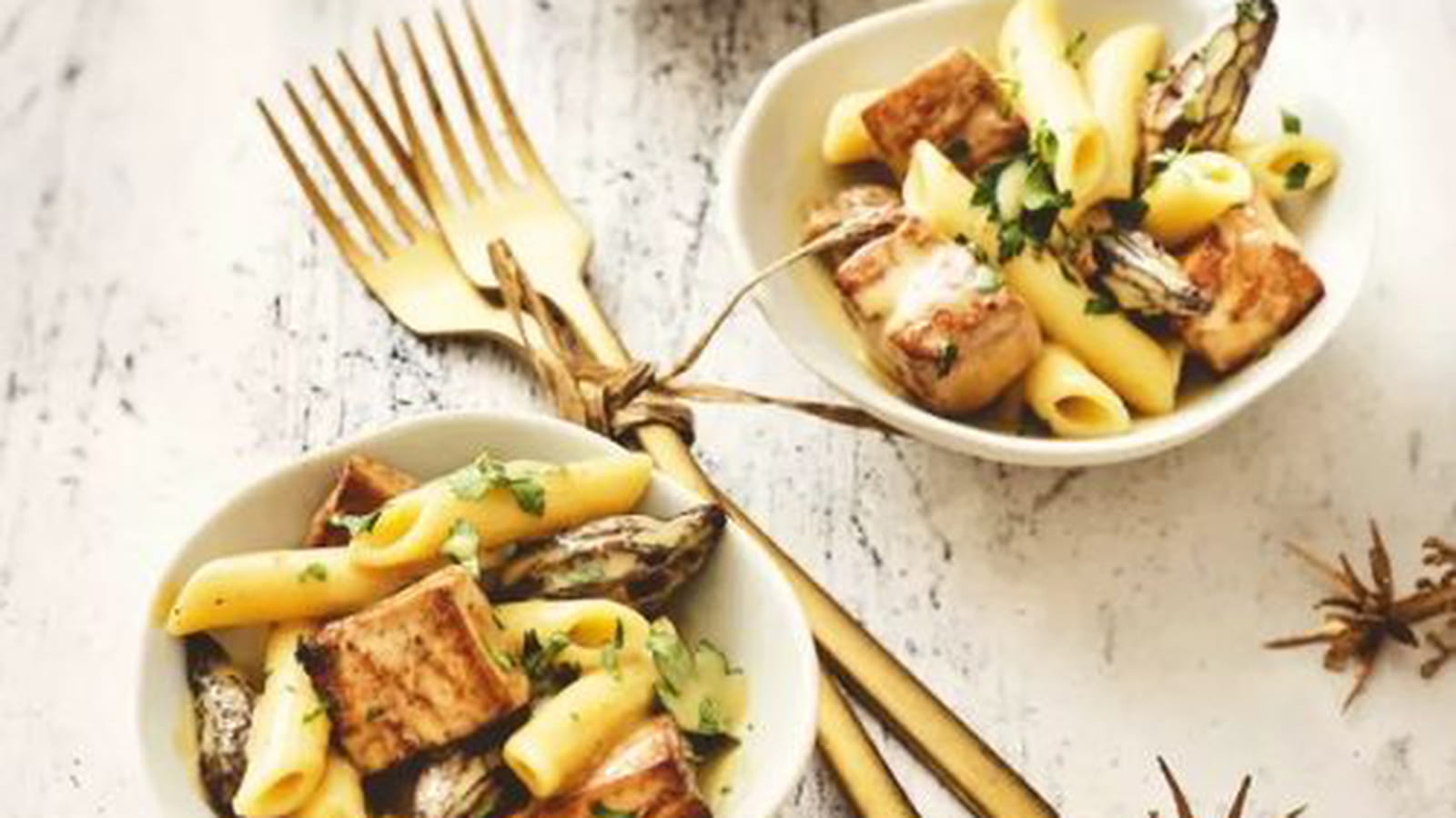 Macaronade au foie gras de canard & aux morilles