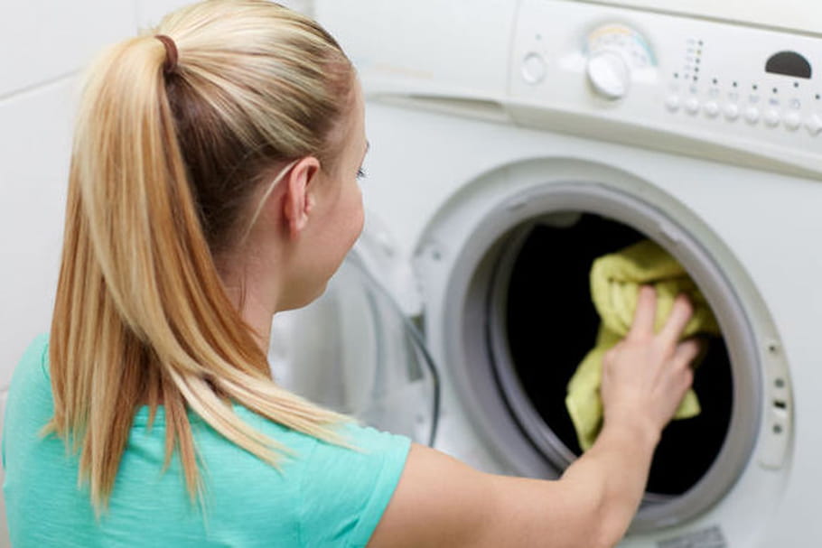 21% des Français pensent que les femmes doivent rester... à la maison