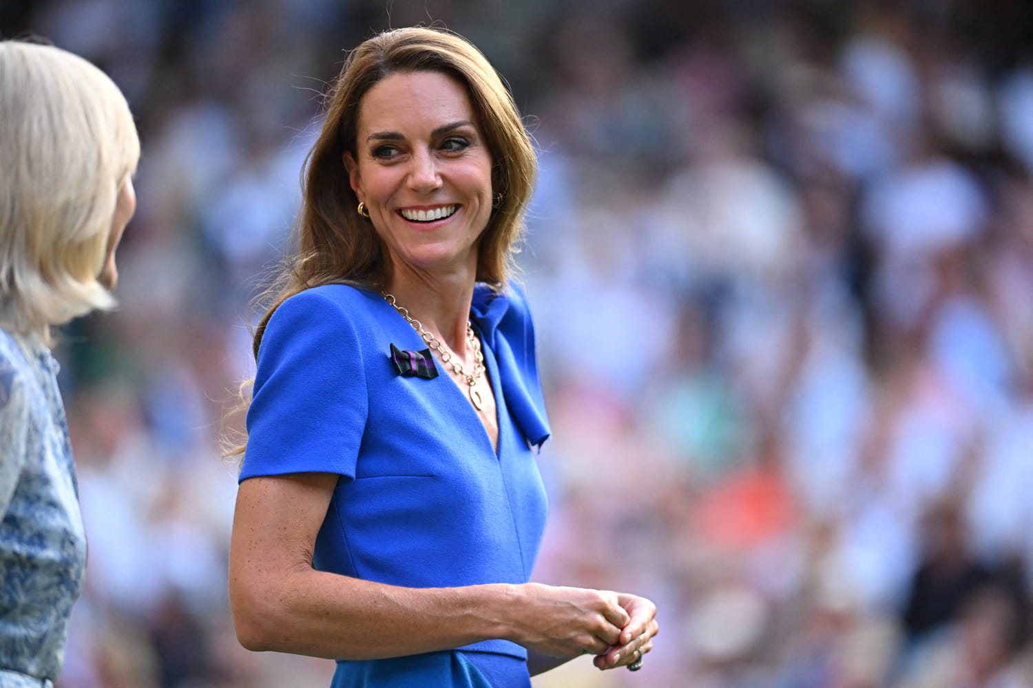 Everyone comments on Kate Middleton’s blond hair, but today it is her shoes that trigger the rush